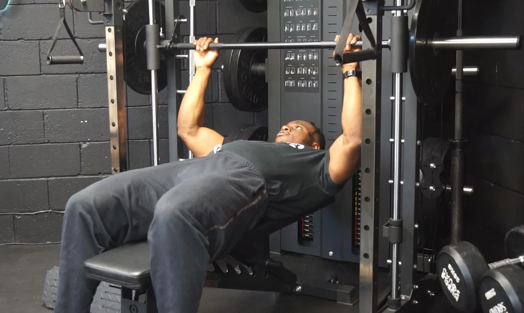 A Beginner’s Guide to the Smith Machine Bench Press